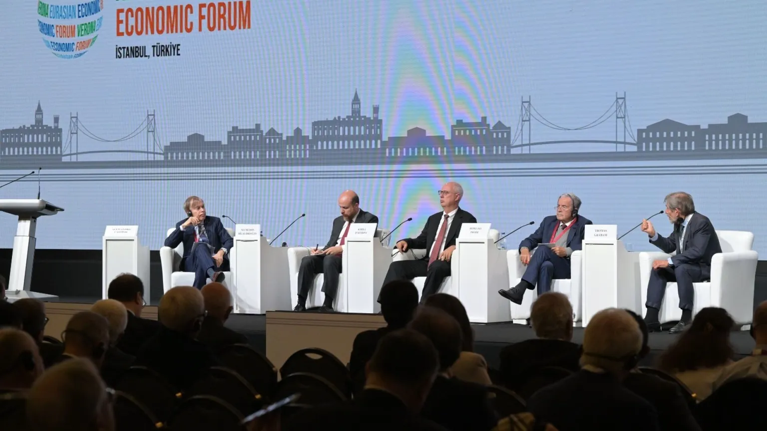 Sull'energia Mosca "chiama" l'Europa: «Ora siate pragmatici»