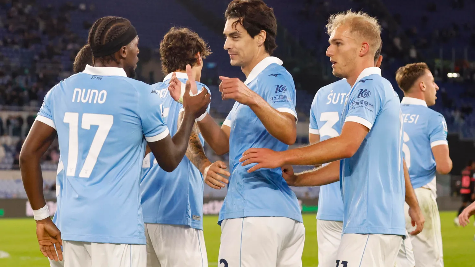 La Lazio vince ancora ed è in fuga: 2-1 al Parma