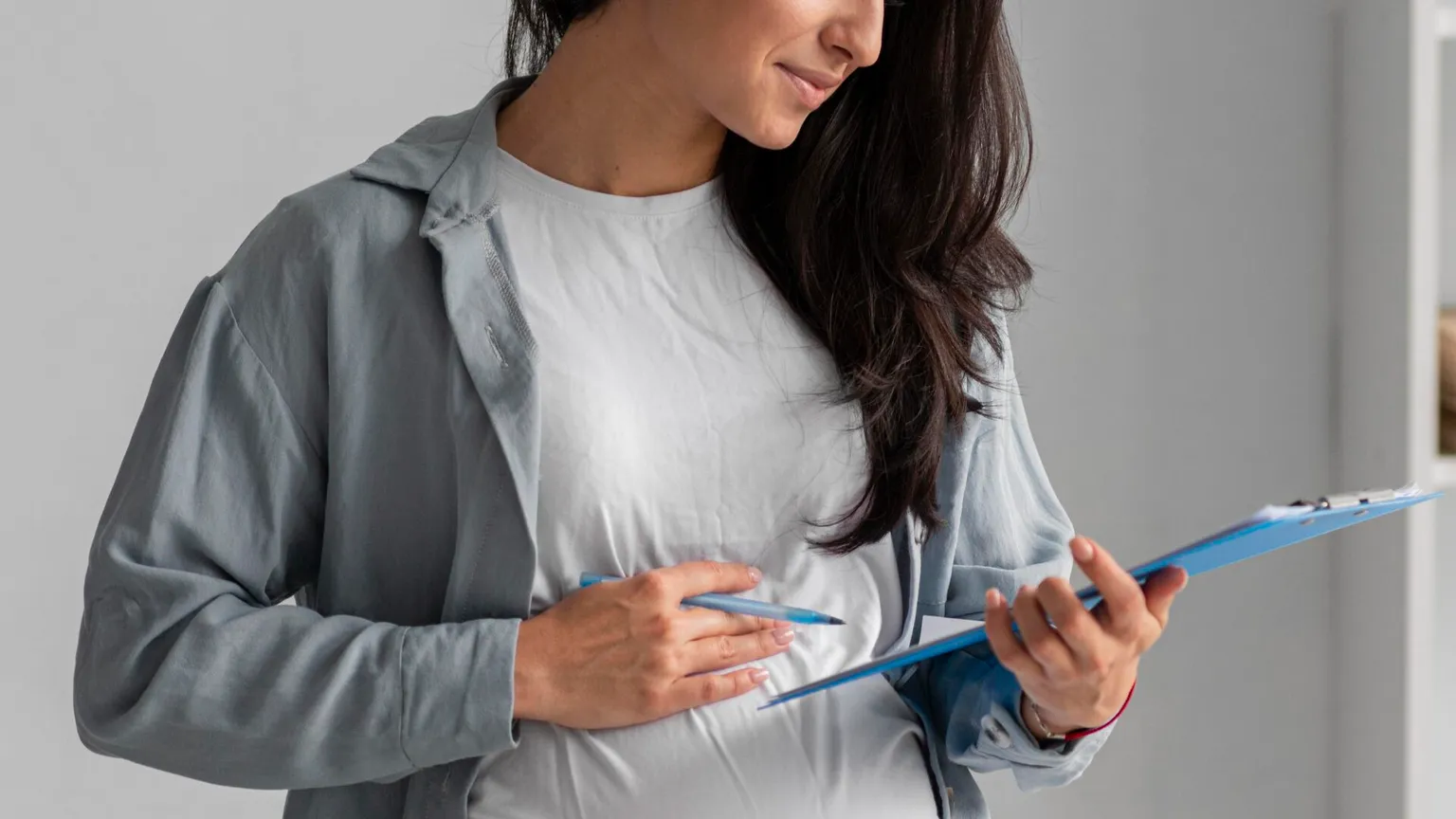 Maternità e studio: come non costringere più le donne a scegliere