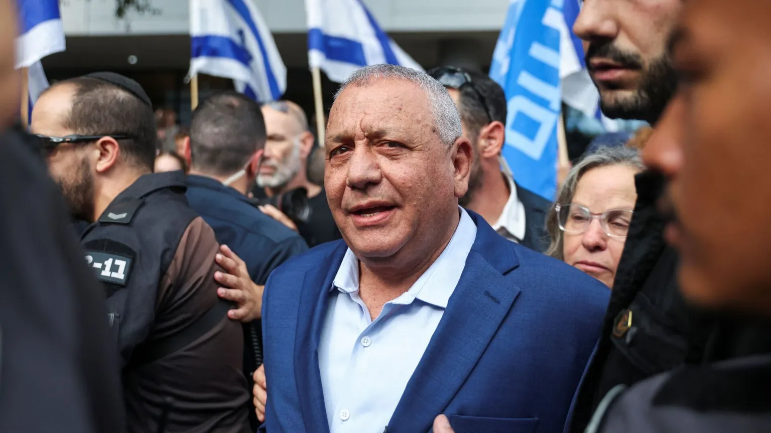 Chi è Eisenkot, l'avversario di Netanyahu che prima di votare è andato sulla tomba del figlio