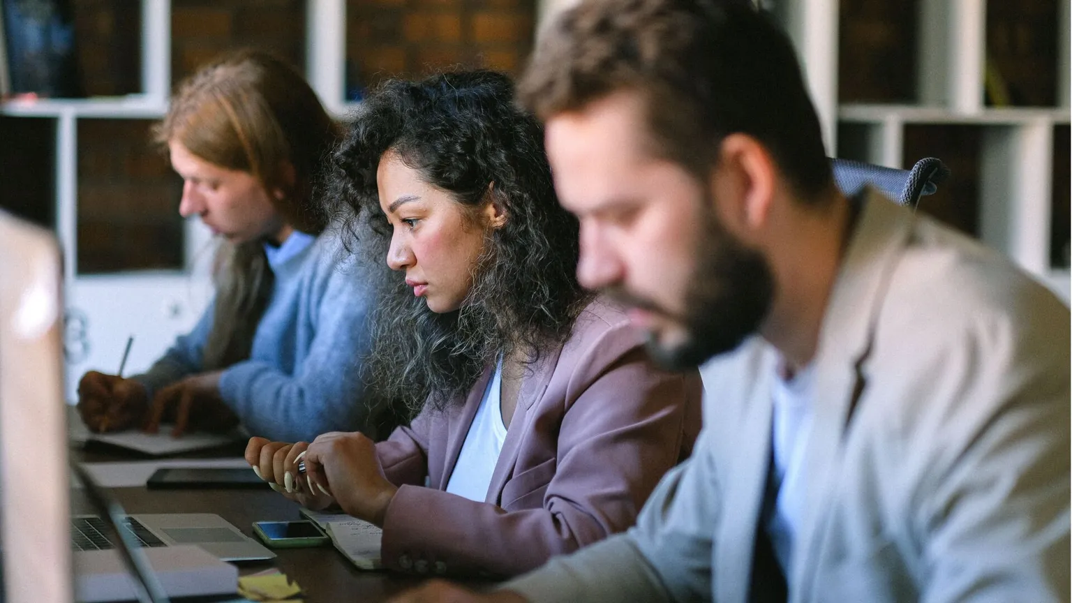 L’Ai cambia il lavoro, ma non tutti possono prepararsi