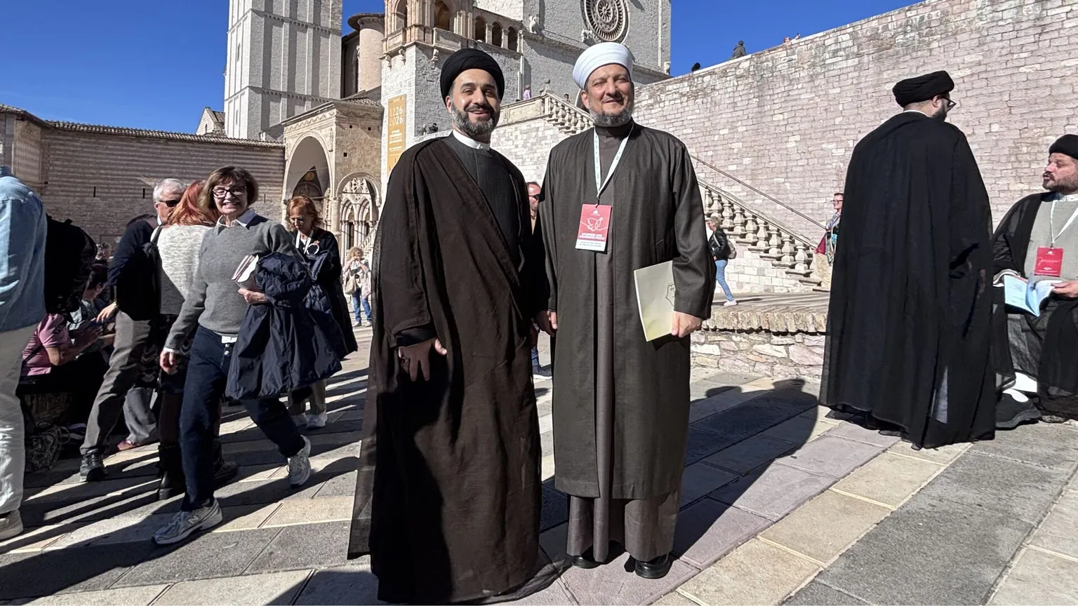 Ad Assisi la lezione di pace del leader sciita e dell'imam sunnita: «Così siamo diventati amici»