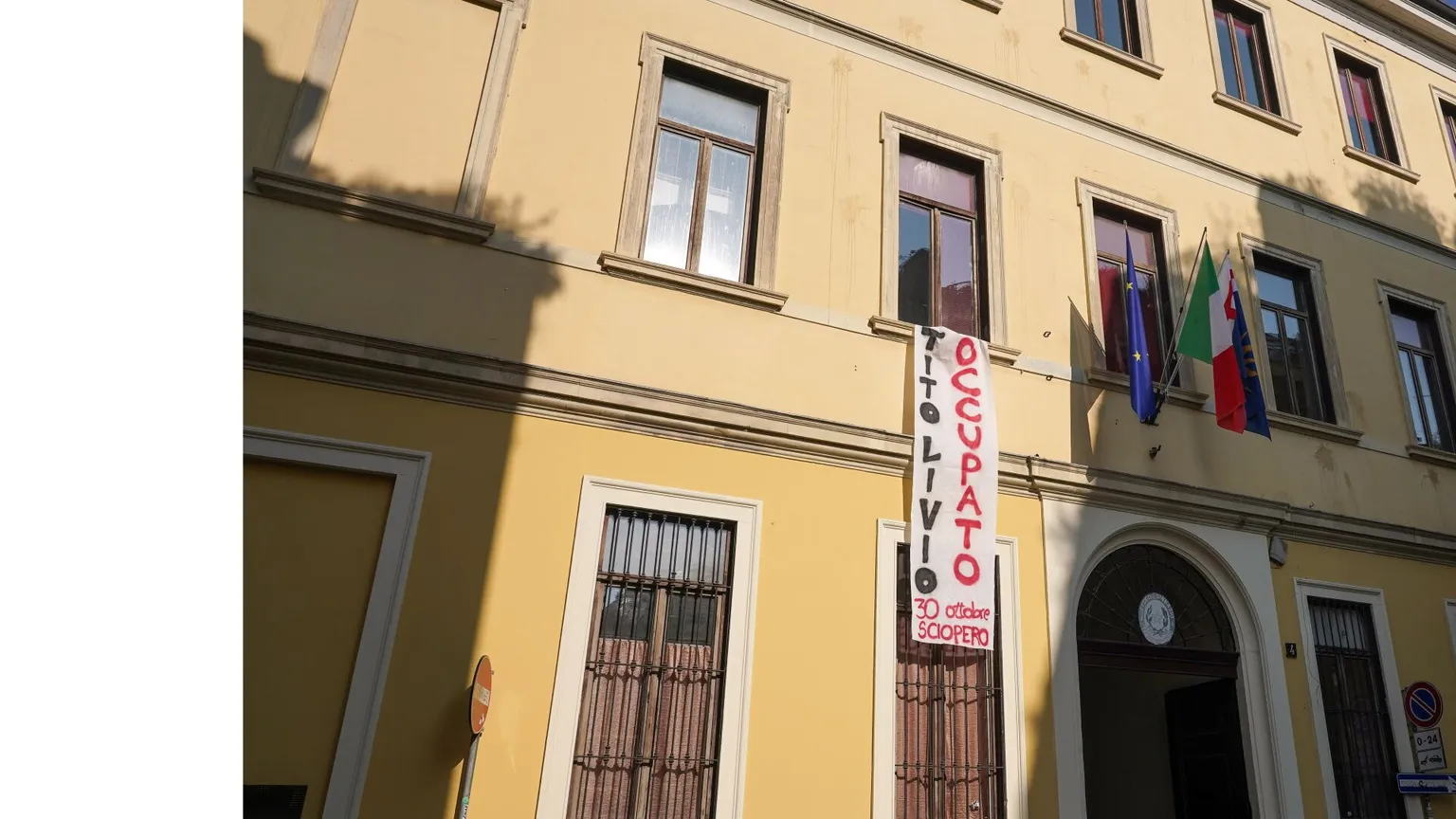 Manovra, la scuola insorge: 5mila insegnanti e 2mila assistenti Ata in meno. A rischio anche i fondi per i nidi