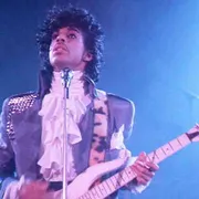 Addio Prince, lacrime di porpora