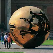 POMODORO, l'arte è un labirinto