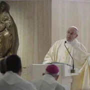 «Dio ci ama follemente. E piange per la nostra infedeltà»