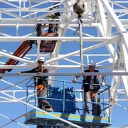 Non ci sarà lavoro senza più cura (per i giovani)