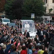 Francesco a Cesena: ripartire dalla rivoluzione della tenerezza
