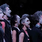 A Napoli il festival trasforma la scena in labirinto