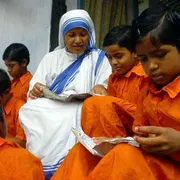 Suore di Madre Teresa sotto attacco: gonfiato il caso adozioni
