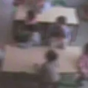 Solo indegni contro i bimbi