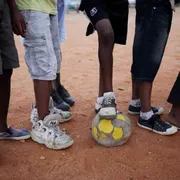 Tra sogni e affari illeciti, la tratta dei baby campioni colpisce ancora