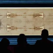 L'ostensione della Sindone per un mondo minacciato