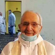 Fiesole: don Sergio, 54 anni nello stesso paese, tra carità e confessioni