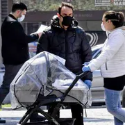 Nella crisi globale delle nascite l'Italia è a un bivio