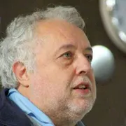 Vaccini e cure anticovid da condividere o espropriare