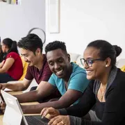 Per rifugiati e Neet il riscatto passa dal coding