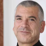 In questo tempo più che mai «verso l'alto e verso l'altro»