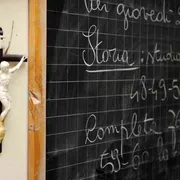 Crocifisso in aula non è discriminatorio. Russo: "Invito al dialogo"