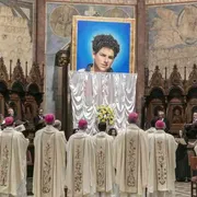 Un anno fa la beatificazione, giovani pellegrini da Carlo Acutis