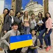 «Sono russa, per voi è un problema?». E Kseniya apre casa ai fratelli ucraini