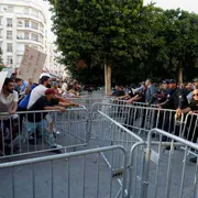 Rischio di involuzione autoritaria nel voto che spacca la Tunisia
