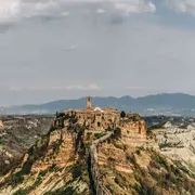 Abbasso i "borghi", evviva i paesi: solo così si salva l'Italia interna