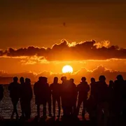 Oltre edonismo e disagio sociale. Ripartire dalle passioni positive