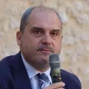 Compiere la democrazia custodendo reti fraterne