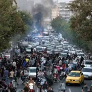 Svolta: l’Iran in crisi vende beni pubblici