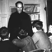 Il cardinale Zuppi e la lezione di Don Milani: «Cercava solo l'amore»