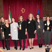 Essere donna è uno svantaggio oncologico: la parità si fa con il welfare