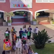 Casa Italia: mille colori e servizi dal medico al wi-fi, al vero caffè