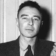 Chi era Robert Oppenheimer? Le ambiguità del padre della bomba atomica