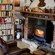 Sopra il Lago Maggiore il rifugio alpino diventa libreria
