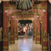 Nelle marionette l'uomo di oggi ritrova il gioco. Ma anche la gnosi