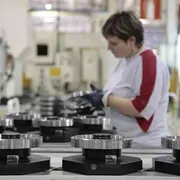 Le richieste dei metalmeccanici: 35 ore di lavoro e 280 euro in più