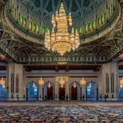 La moschea del sultano Qaboos: l'Oman e la terza via dell'islam