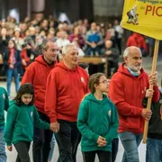 Alla Grotta di Lourdes tutti i colori dei bambini