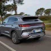 BYD Seal U DM-i, l'ibrida intelligente che decide quale motore usare