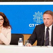 Torna la Social card: 40 euro in più, ma gli sconti sono a rischio