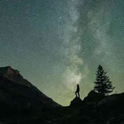 Alle stelle e ritorno: l’altra riva dell’uomo