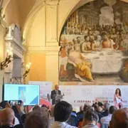 Libertà senza limiti o dignità umana? La democrazia al bivio