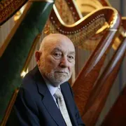 Un'arpa viggianese per il viaggio nella storia di Victor Salvi