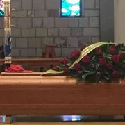 La cremazione solo dopo le esequie. No al rito con l'urna