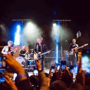 Ligabue di nuovo a Campovolo nel 2025. Ma prima il tour nei teatri
