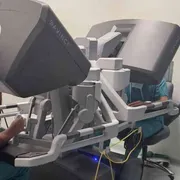 Per i tumori più complessi accanto al chirurgo c’è il robot Da Vinci