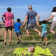 «Noi, felici di essere genitori-ponte». Quando l'affido cambia la vita