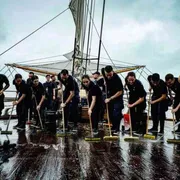 Navigare tra bellezza e umanità: l’altra faccia dell’Amerigo Vespucci