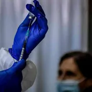 Vaccini e multe: in gioco la fiducia